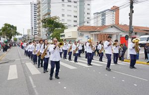 Desfile de 7 de Setembro reúne cerca de 2 mil participantes em Balneário Piçarras 165b5f31-d58c-41be-bcee-5147763f